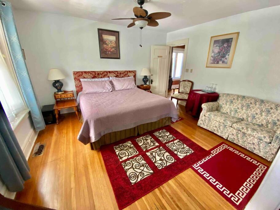 Adorable 2-Bedroom Unit With Jacuzzi Beside Falls Niagara-Fälle Exterior foto