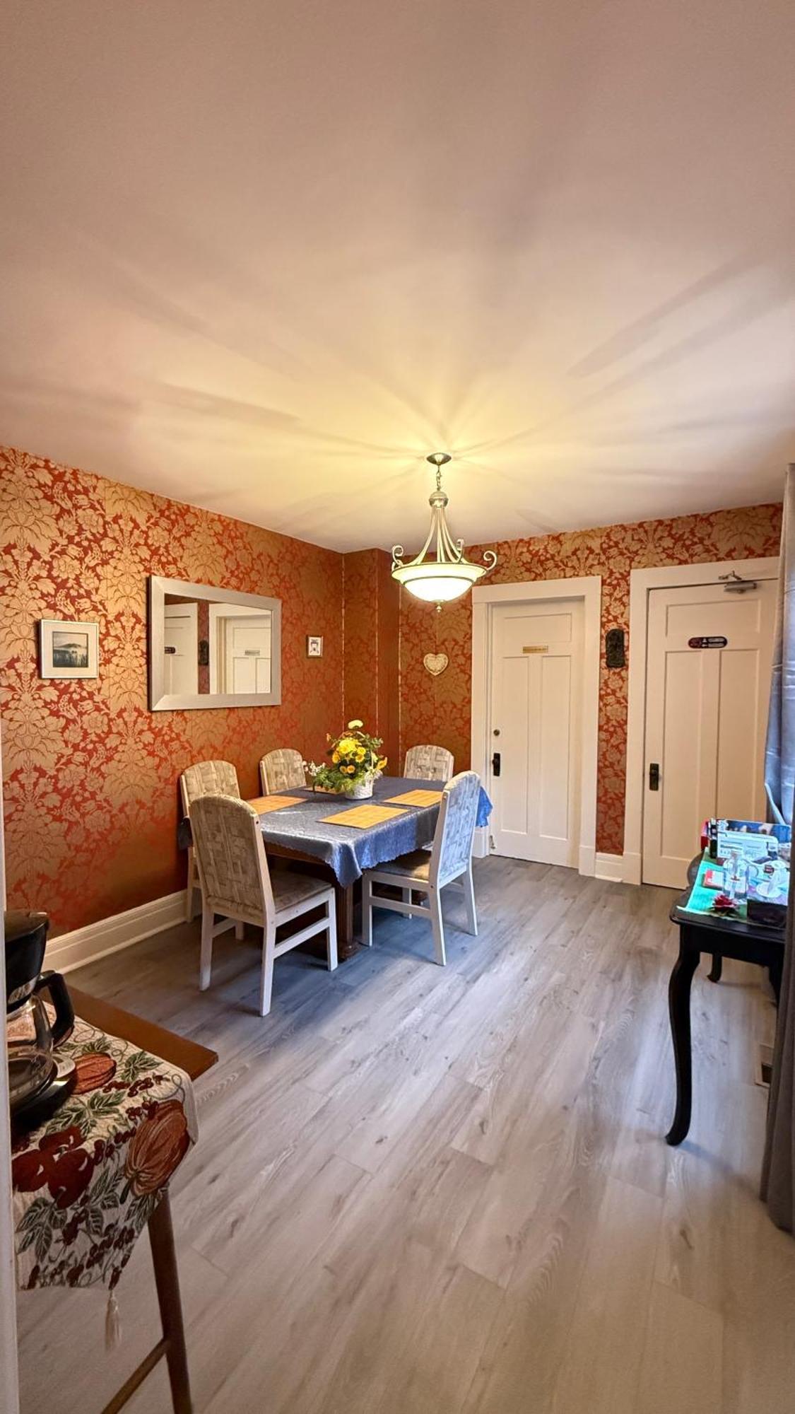 Adorable 2-Bedroom Unit With Jacuzzi Beside Falls Niagara-Fälle Exterior foto
